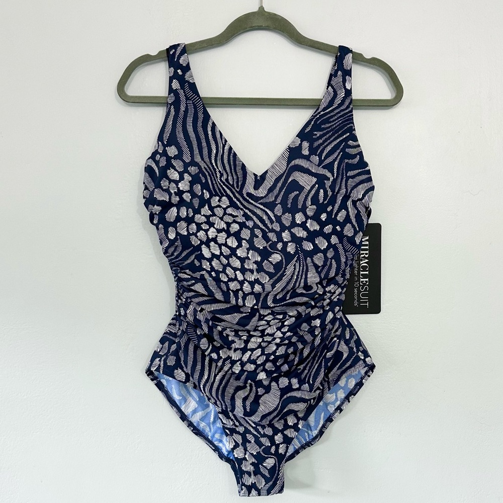 MIRACLESUIT NWT Navy Blue & White Blockbuster One Piece Underwire V-neck - Picture 12 of 16